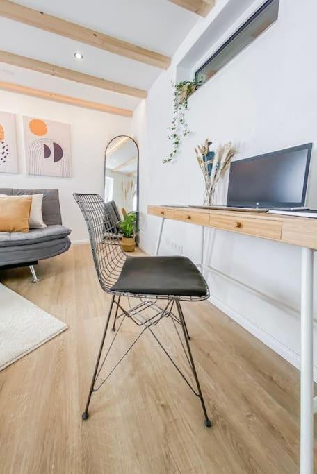 Stylisches Apartment Mit Terrasse In Der Altstadt Von Донаувёрт Экстерьер фото